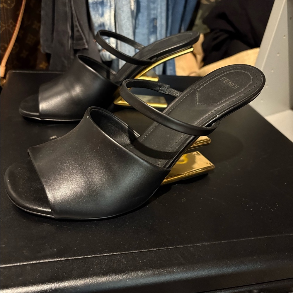 Fendi Black Heels with Classic Design